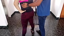 Me folle a la esposa de mi mejor amigo cuando iba a entrenar a mi casa  estubo mal pero como aguantar su rico culo y mas con la licra apretada que tenia Me folle a la esposa de mi mejor amigo cuando iba a entrenar a mi casa  estubo mal pero como aguantar su rico culo y mas con la licra apretada que tenia