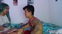 enano de circo me pide el favor de que lo maquille y mientras lo hago no deja de acariciarme las tetas enano de circo me pide el favor de que lo maquille y mientras lo hago no deja de acariciarme las tetas
