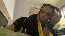 Su padrastro la deja amarrada y se pone muy cachonda Su padrastro la deja amarrada y se pone muy cachonda