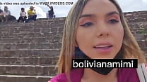 Loquita  sin calzones  mojadita y masturbandome en teotihuacan  Video completo en Mimiboliviana com