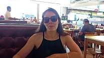 Minha namorada perdeu aposta e se masturbou dentro do restaurante e depois ficou pelada na rua Minha namorada perdeu aposta e se masturbou dentro do restaurante e depois ficou pelada na rua