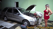 Loira dando em cima do seu mecanico quando foi arrumar seu carro Angel Lima x Capoeira Loira dando em cima do seu mecanico quando foi arrumar seu carro Angel Lima x Capoeira