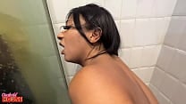 Essa morena novinha aprendeu a sentar no pau com o c uacute bem cedo Essa morena novinha aprendeu a sentar no pau com o c uacute bem cedo