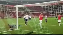 Velinho gostoso destr oacute i com o jogo enfiando fundo a bola no gol Velinho gostoso destr oacute i com o jogo enfiando fundo a bola no gol