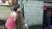 Chuveiro n atilde o funciona mulher casada pede ajuda ao zelador da fazenda usando apenas uma toalha e paga com sexo Chuveiro n atilde o funciona mulher casada pede ajuda ao zelador da fazenda usando apenas uma toalha e paga com sexo