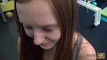 HUNT4K  Linda Sweet se olvida de hacer ejercicio y tiene sexo por dinero HUNT4K  Linda Sweet se olvida de hacer ejercicio y tiene sexo por dinero