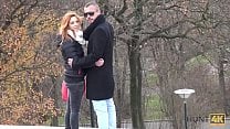 HUNT4K  A la pelirroja le gusta dar sexo por dinero frente a su novio