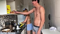 Amanheci de pau duro e meti na empregada novinha na cozinha mesmo Amanheci de pau duro e meti na empregada novinha na cozinha mesmo