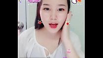 Em g aacute i dễ thương h aacute t tr ecirc n Uplive