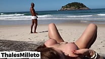 Levei a gostosa para uma praia deserta  ficou t atilde o louca de prazer que acabou sedendo o cuzinho pra eu meter