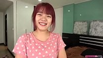 Thai brunette hot girl Nuna enjoys sucking cock