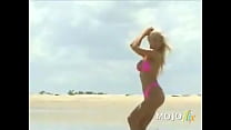 Victoria Silvstedt en Naked Wild On RECONSTRUIDO quot E I have something to show you quot