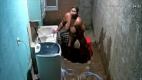 Camera escondida   Vizinha se masturba no quintal de casa e seu vizinho a observa pela c acirc mera Escondida