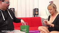 Kinky guy came bearing gifts for his favourite MILF