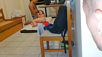 Melissa Alecxander fodendo com o Leo Ogro na sala da casa foram pegos no flagra pelo novinho que foi convidado pra participar Melissa Alecxander fodendo com o Leo Ogro na sala da casa foram pegos no flagra pelo novinho que foi convidado pra participar