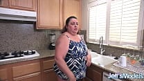 Stacked Mature Housewife Lacy Bangs Has Her Big Ass Pumped