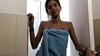 Mi hermanastra me encuentra masturb aacute ndome en su ba ntilde o y me da el placer de correrme en su cara joven HISTORIA COMPLETA Mi hermanastra me encuentra masturb aacute ndome en su ba ntilde o y me da el placer de correrme en su cara joven HISTORIA COMPLETA