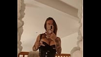 Disponible cette aprem pour des shows mes amours et si tu veut regarder mes