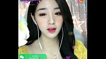 Em g aacute i xinh xắn livestream Uplive
