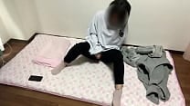 オモチャの扱いが不慣れな女子◯生のオナニー。もっと気持ちよくなりたくて勇気をだしてオモチャ買ったけど気持ちよすぎて沢山潮がでました。 オモチャの扱いが不慣れな女子◯生のオナニー。もっと気持ちよくなりたくて勇気をだしてオモチャ買ったけど気持ちよすぎて沢山潮がでました。