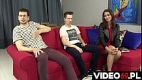 Polskie porno Dw oacute ch chłopak oacute w posuwa mamuśkę