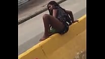 Venezolana con ganas de pija se masturba en plena v iacute a