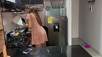 ME COJO ALA EMPLEADA DE SERVICIO EN LA COCINA ME COJO ALA EMPLEADA DE SERVICIO EN LA COCINA