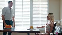 Twisted businessman made sure she was single when she hit 30 Twisted businessman made sure she was single when she hit 30