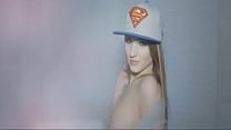 Quien es la chica con gorra de superman 