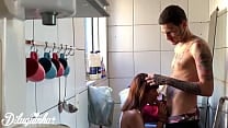 Peguei minha empregada de bobeira e tentamos fuder mais minha mulher chegou em casa Peguei minha empregada de bobeira e tentamos fuder mais minha mulher chegou em casa