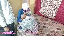 Stepson ne stepmom ko Kapde Badalte Dekh Chod Diya cloth change mast chudai xxx video