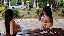 Amigas cachondas se follan al Jardinero Mariana Martix Amigas cachondas se follan al Jardinero Mariana Martix