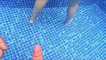 ATRAPO EN LA PISCINA A DESCONOCIDA GOLOSA DE CULO ENORME Y LE CLAVO LA VERGA DIRECTO AL CO Ntilde O