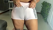 MI HERMANASTRA ME DEJA GRABARLE SU CO Ntilde O APRETADO EN SU NUEVO SHORT  CAMELTOE  BIG ASS  LATINA 