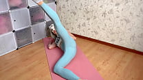 WORKOUT Mia 039 s Mimi Flexibility and Flow Yoga amp Stretch