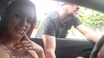 Esposa vai pra de carro sem calcinha pedir informa ccedil  atilde o pra estranhos Esposa vai pra de carro sem calcinha pedir informa ccedil  atilde o pra estranhos