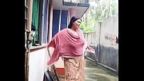 indian milf bathing indian milf bathing