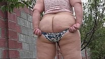BBW outdoors in the garden takes off her panties with a big ass and with a dildo fuck anal to orgasm BBW outdoors in the garden takes off her panties with a big ass and with a dildo fuck anal to orgasm