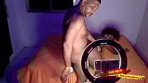 Morena gostosa fudendo com coroa em live   