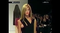 ANA BEATRIZ BARROS DESCUIDO EN DESFILE 2013