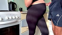 Unexpectedly fucked a pregnant MILF while cooking Unexpectedly fucked a pregnant MILF while cooking