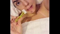 Cheirosinha rasurando a ppkinha e fazendo squirt Video completo no bolivianamimi tv Cheirosinha rasurando a ppkinha e fazendo squirt Video completo no bolivianamimi tv