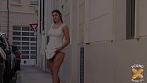 Laury  divine brune  se fait baiser comme il faut
